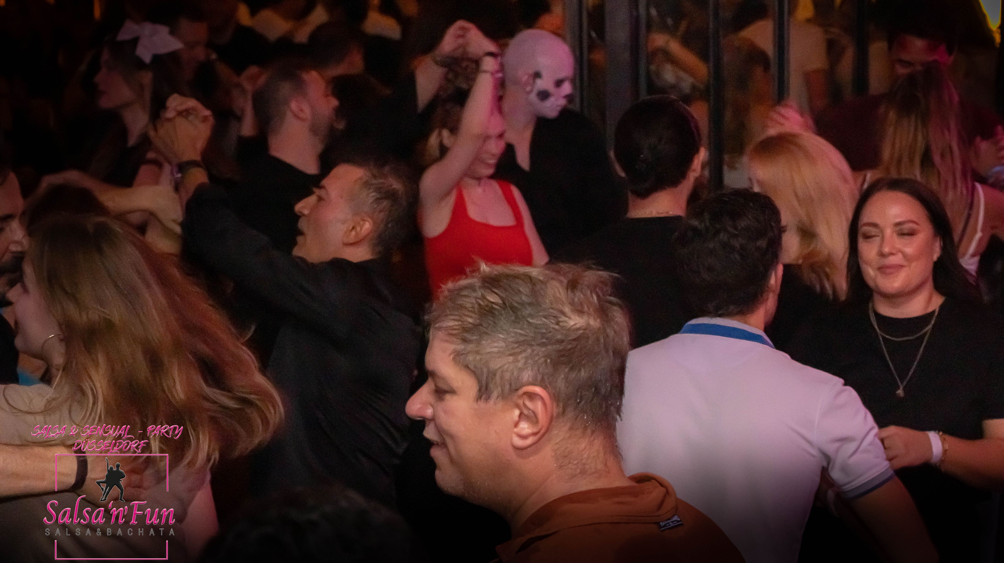 Halloween Salsa & Sensual Party 2024 - Bild 179