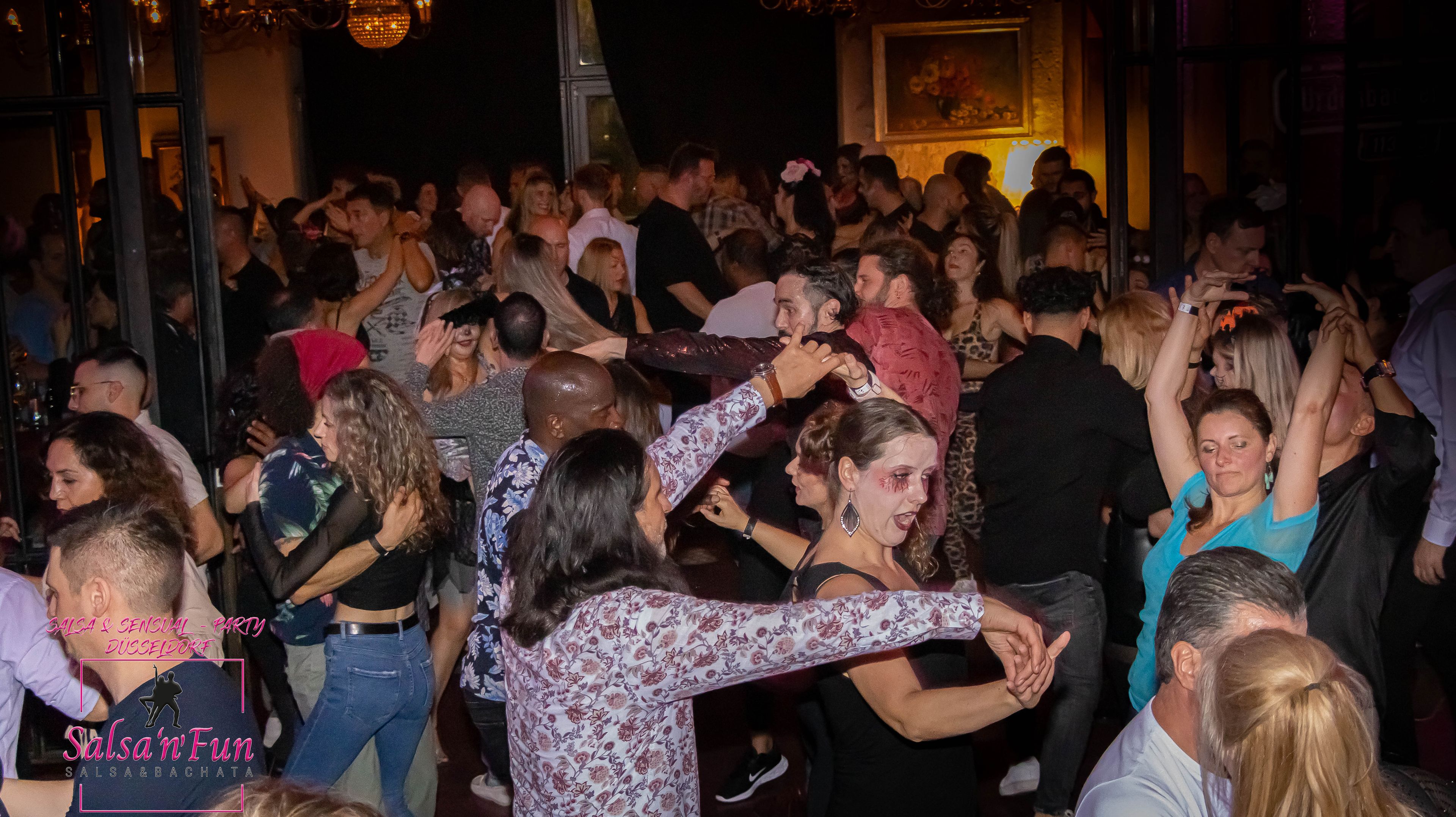 Halloween Salsa & Sensual Party 2024 - Bild 208