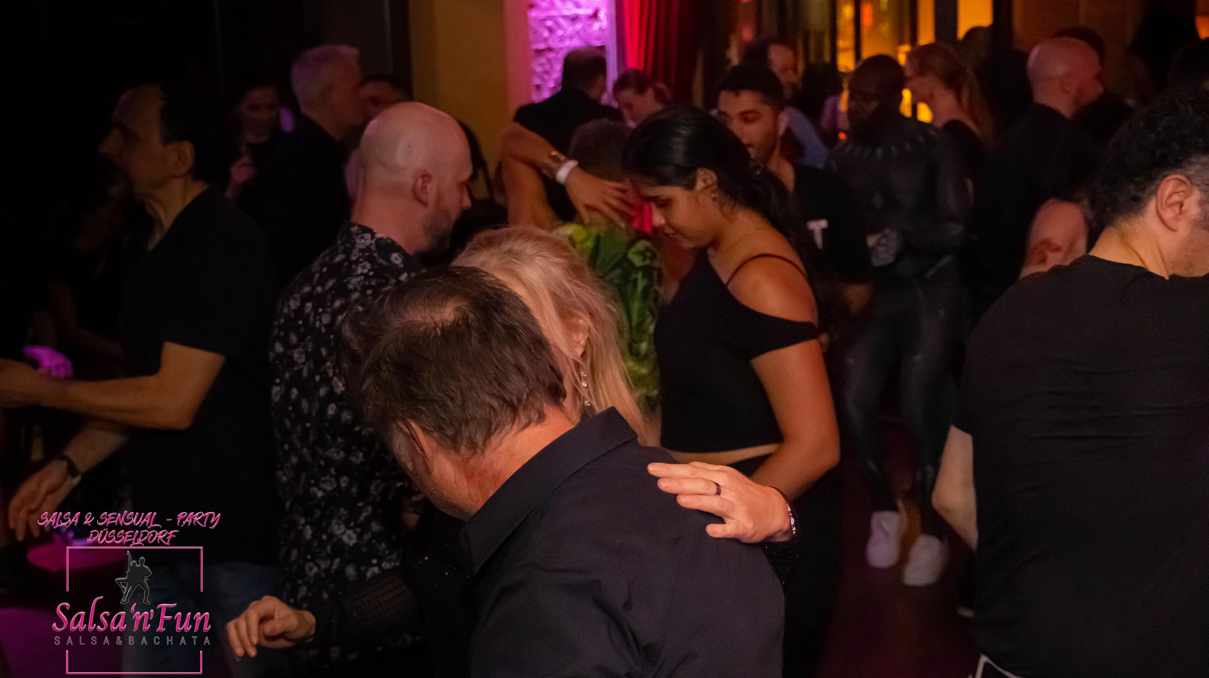 Halloween Salsa & Sensual Party 2024 - Bild 54