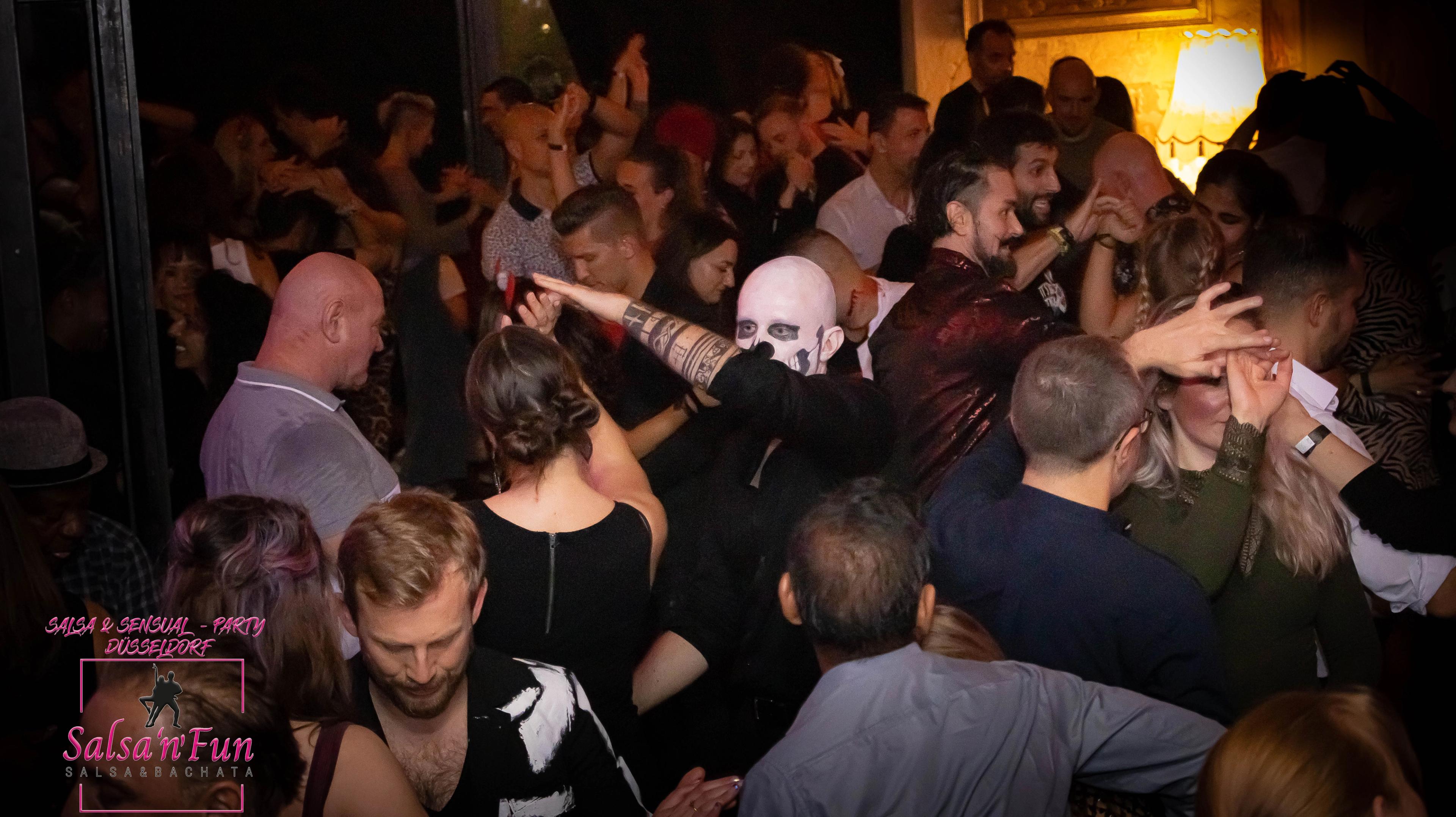 Halloween Salsa & Sensual Party 2024 - Bild 197