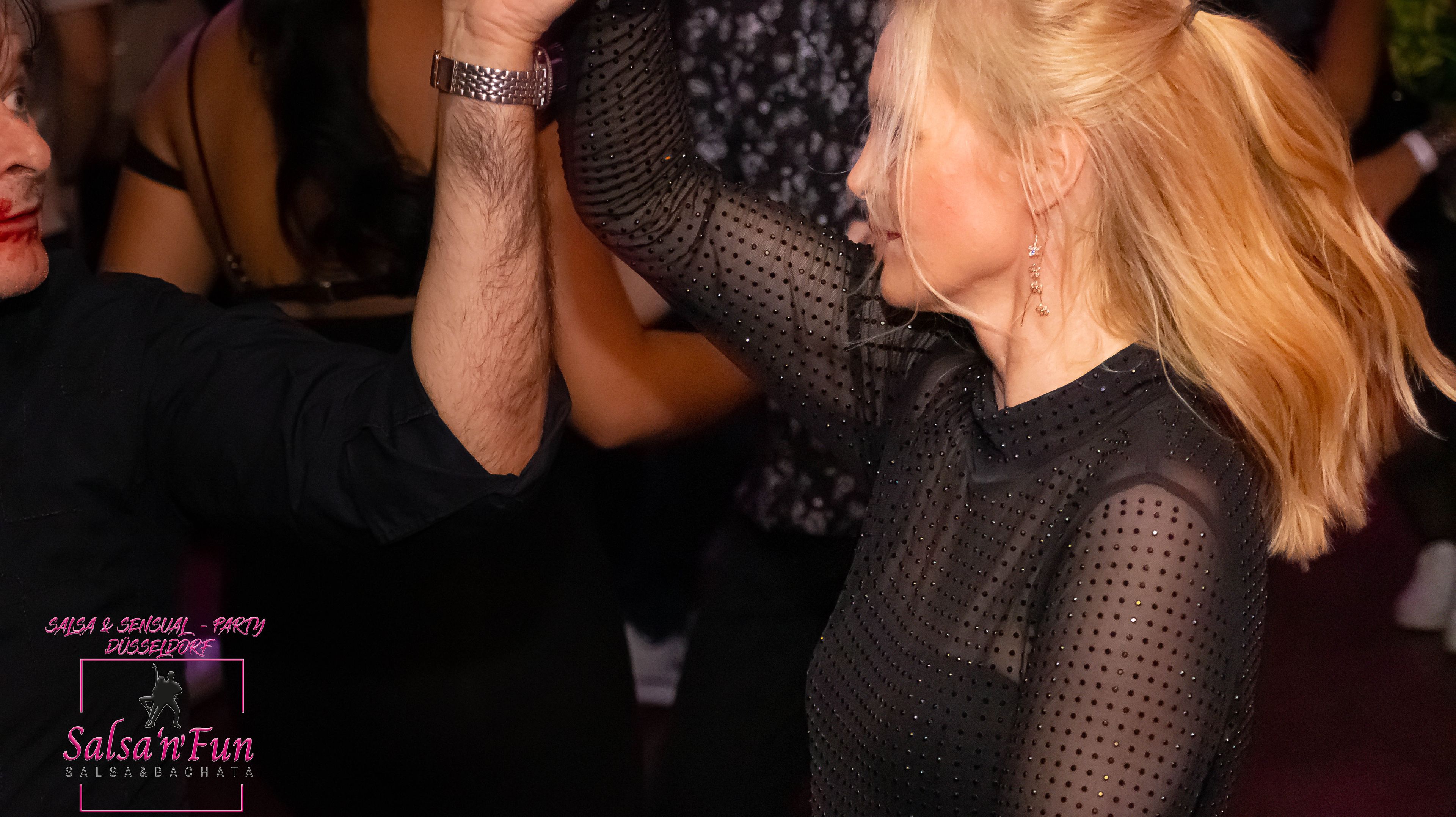Halloween Salsa & Sensual Party 2024 - Bild 57