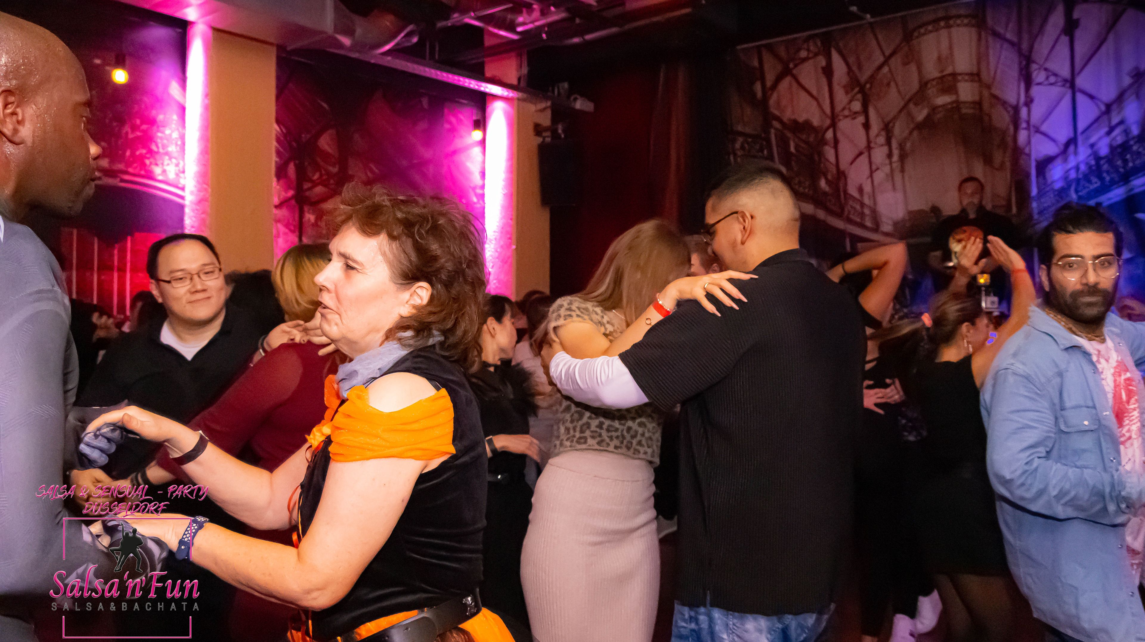 Halloween Salsa & Sensual Party 2024 - Bild 72