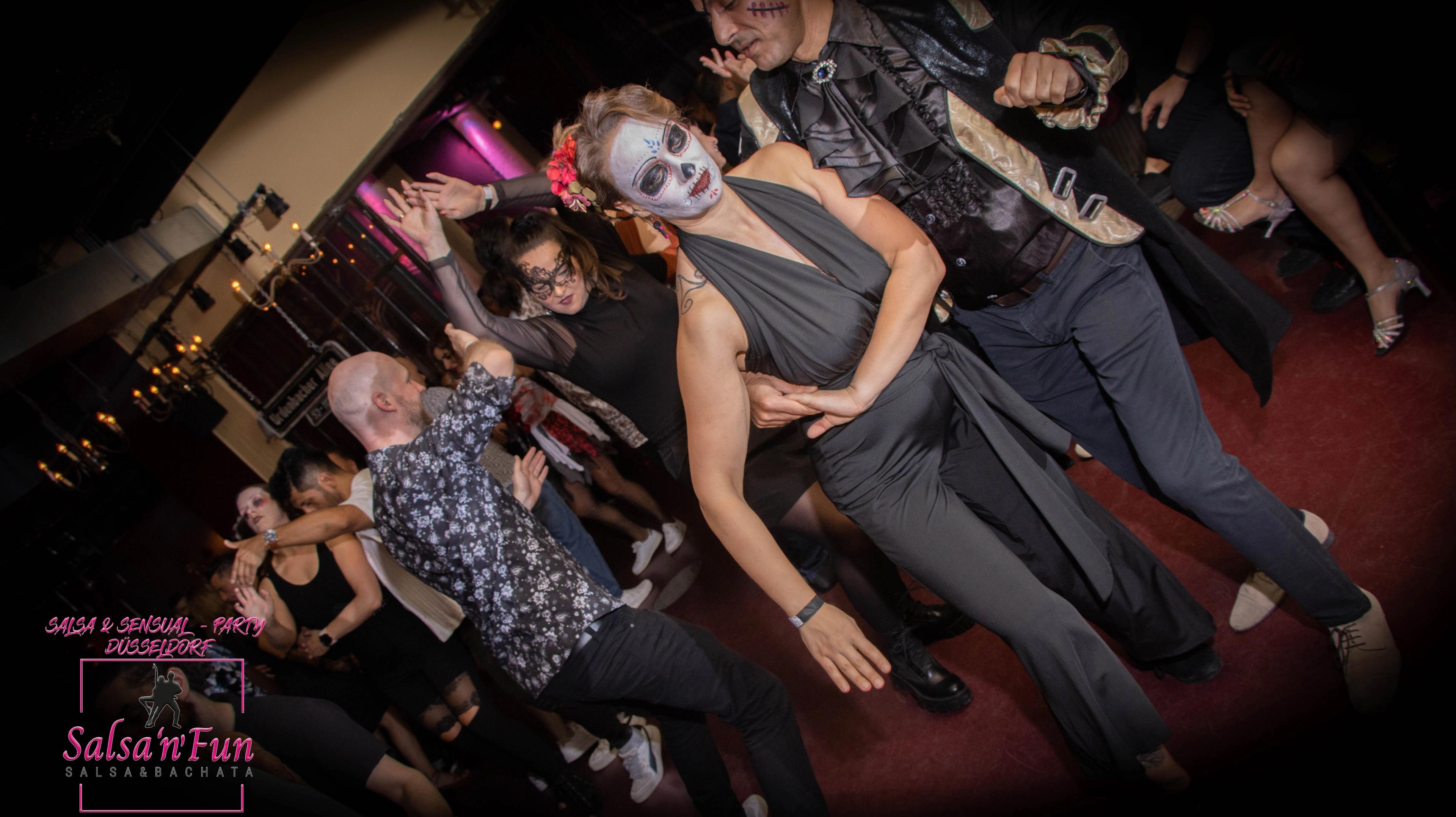 Halloween Salsa & Sensual Party 2024 - Bild 264