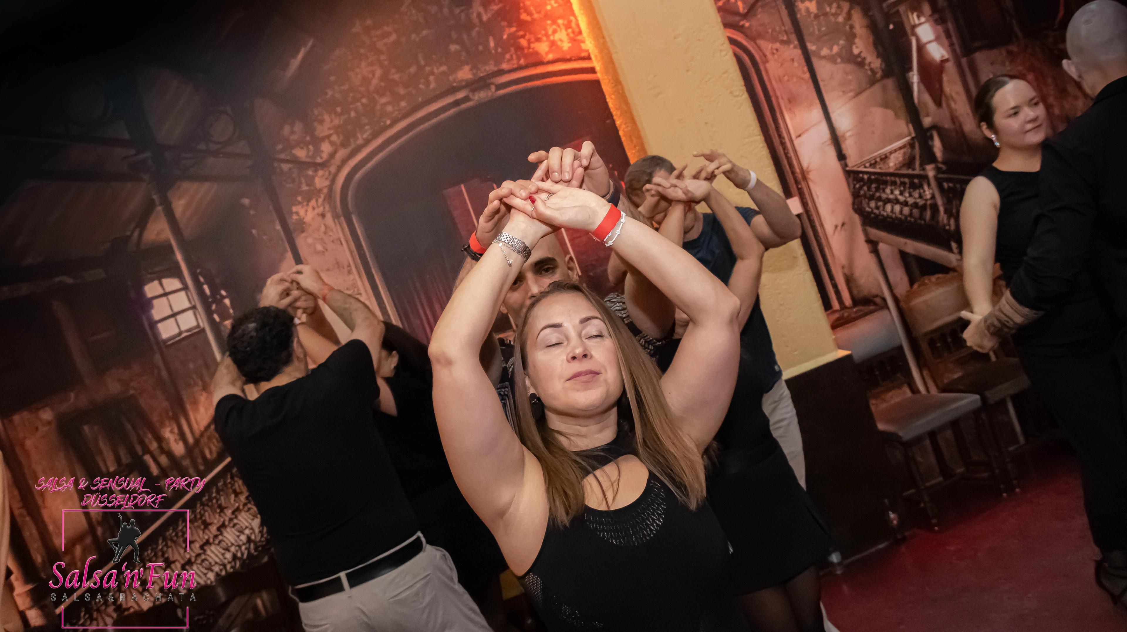 Halloween Salsa & Sensual Party 2024 - Bild 29
