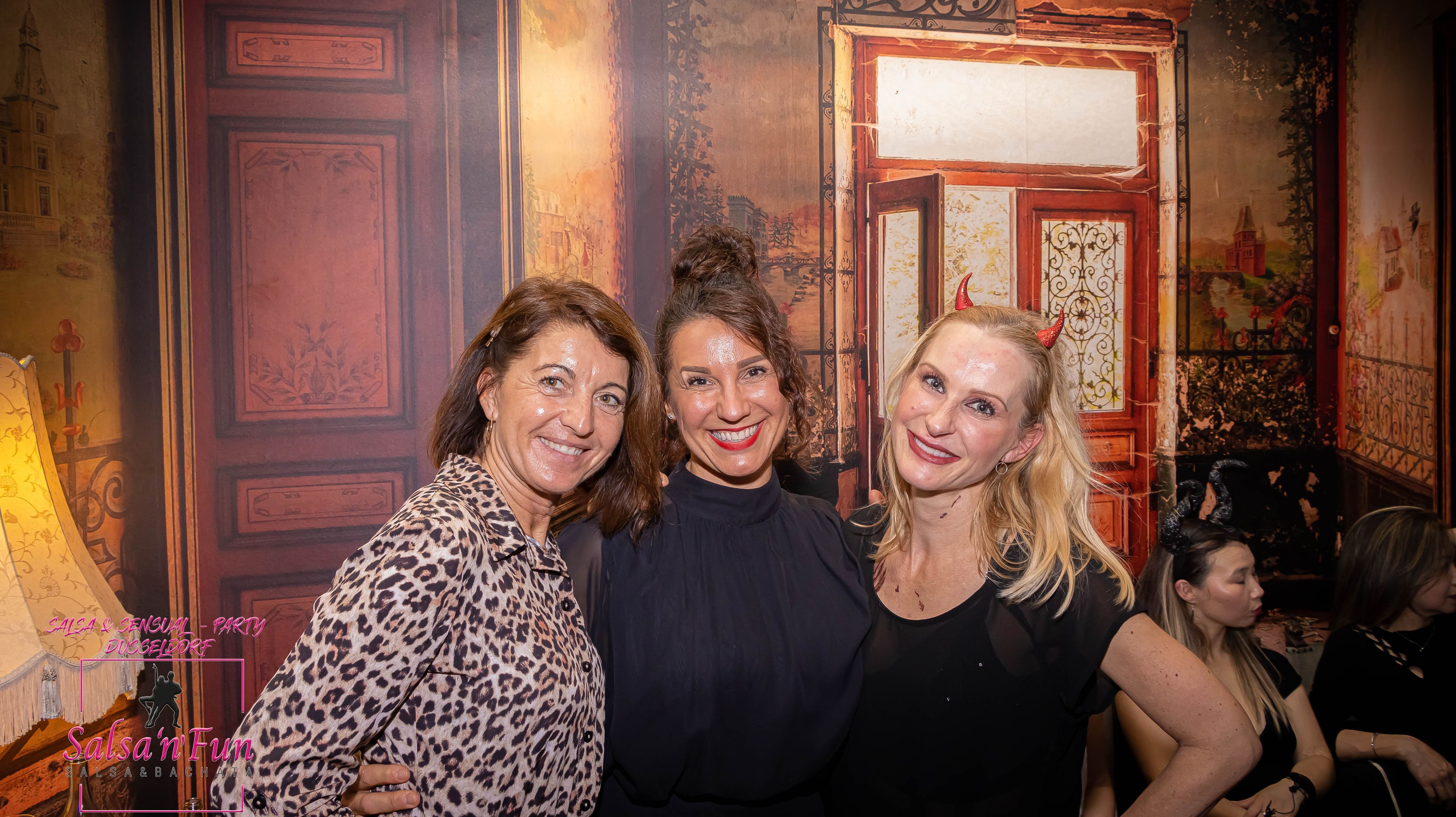 Halloween Salsa & Sensual Party 2024 - Bild 239