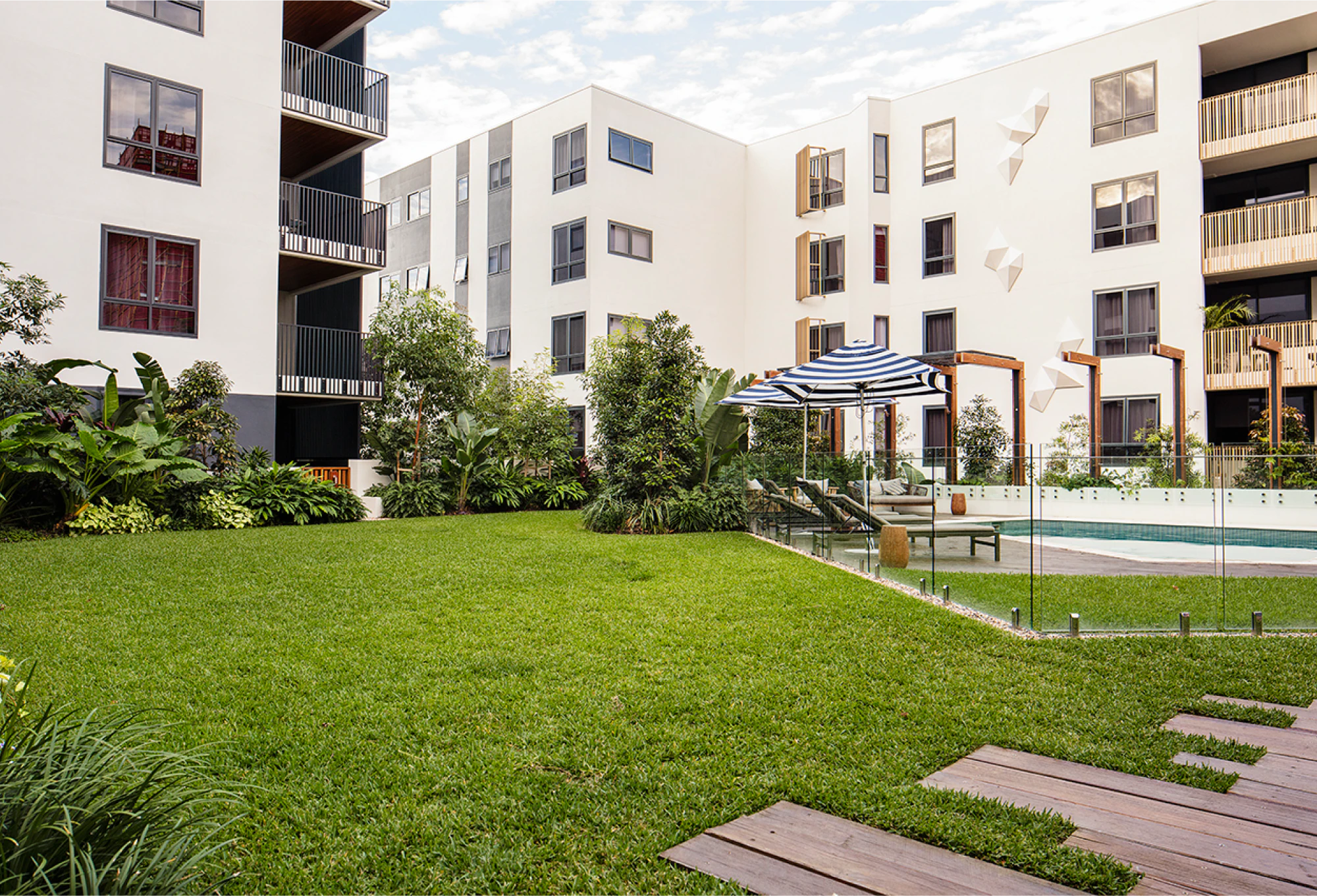 Ivy Terrace by Aria luxury apartments located in Brisbane, resident pool area.