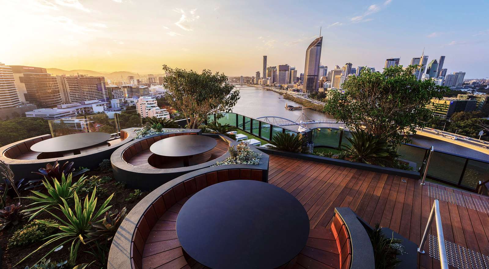 Situated high above the South Bank Parklands and Brisbane River, Oxley + Stirling by Aria has a striking architectural presence.