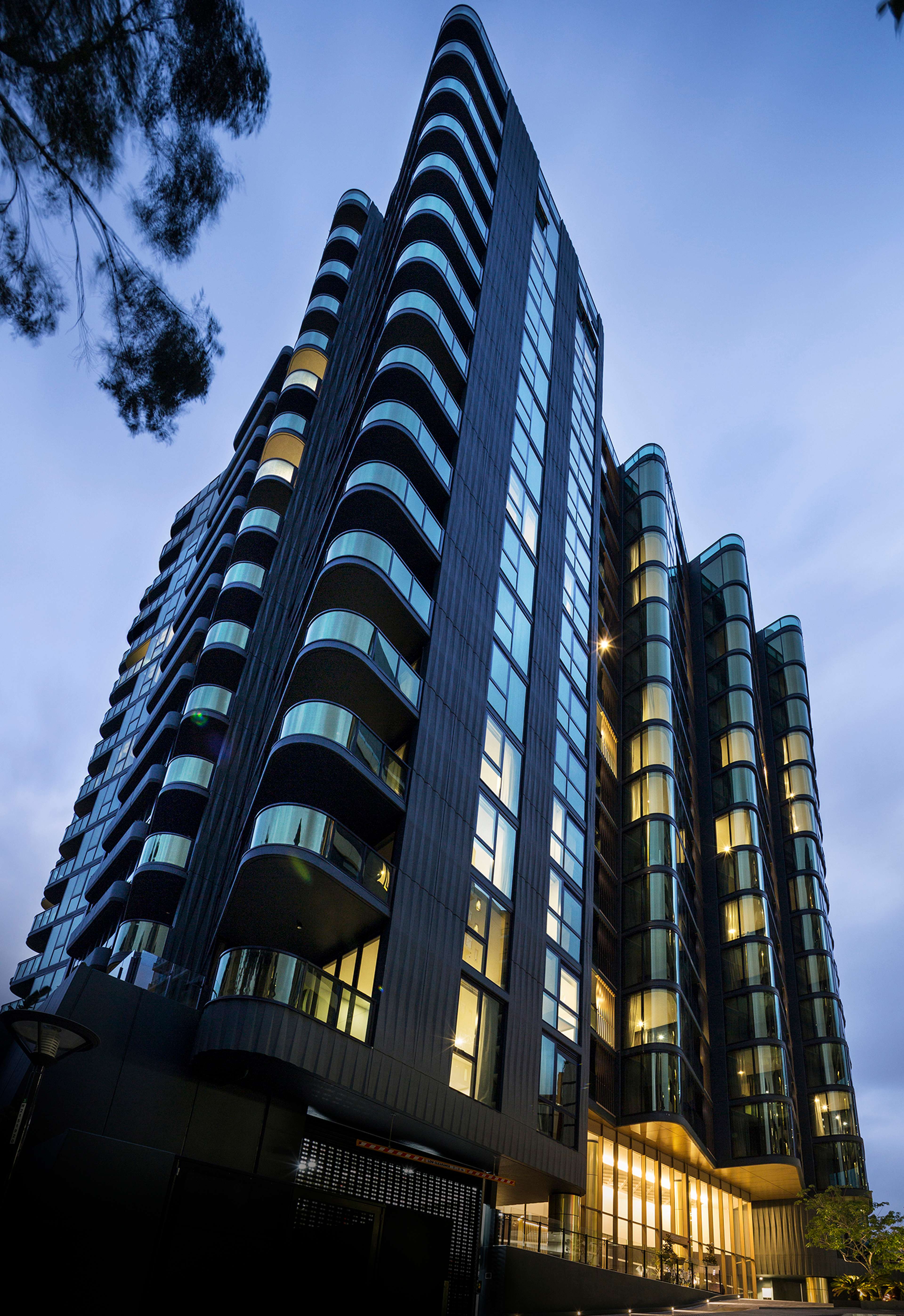Showcasing a cantilevered glass façade, Oxley + Stirling stands proud as one of Aria’s flagship developments.