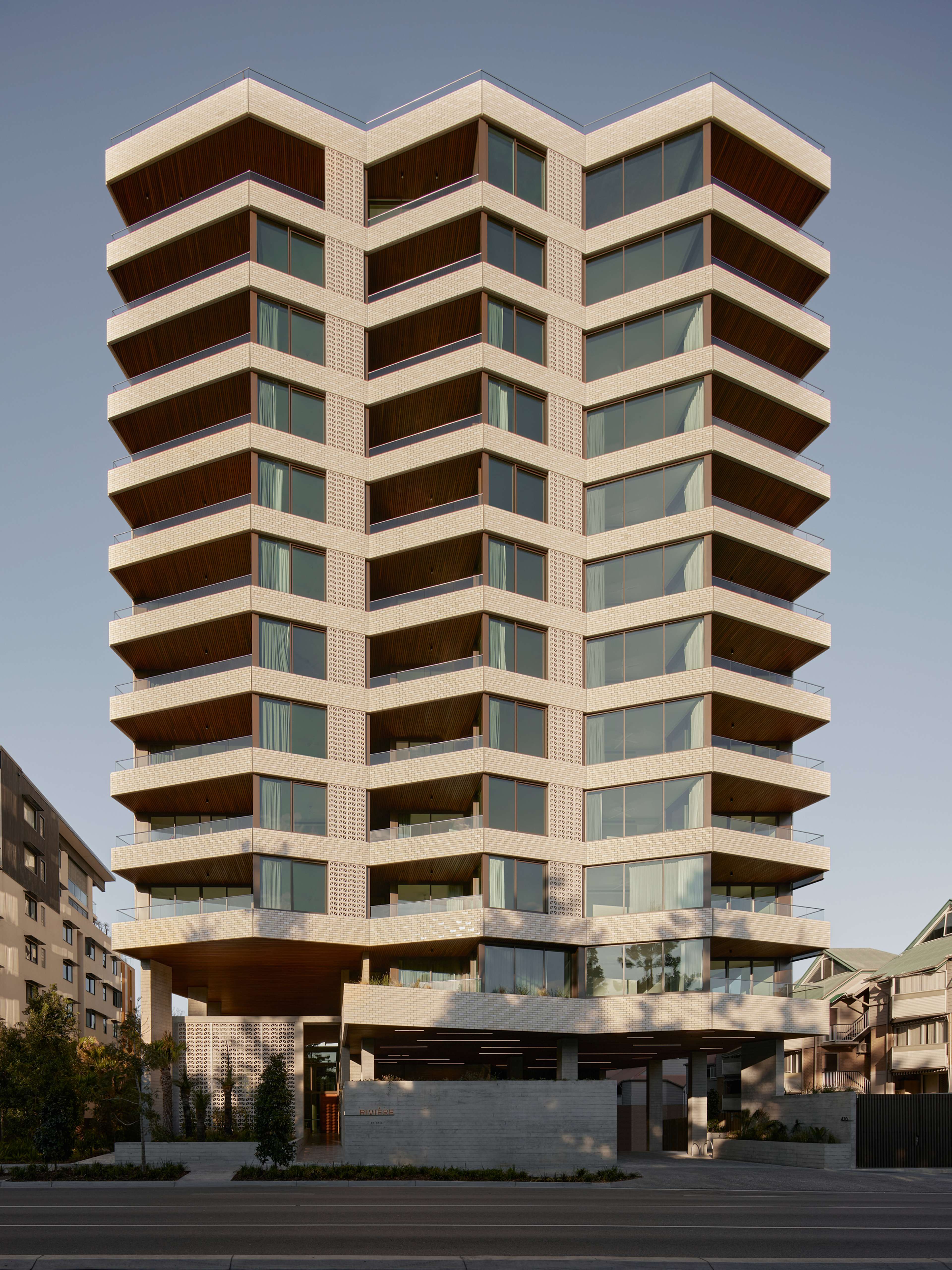 Rivière by Aria