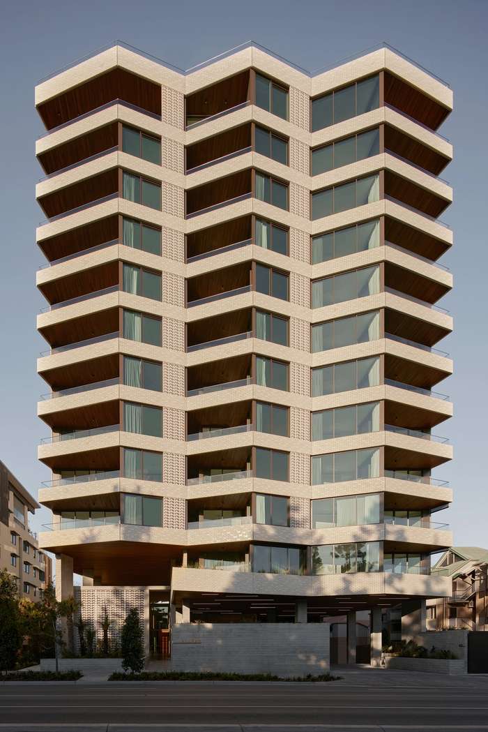 Riviere by Aria, 120 luxury apartments standing proud above the Kangaroo Point Cliffs, overlooking Brisbane’s iconic River, Botanic Gardens and ever-changing city skyline.