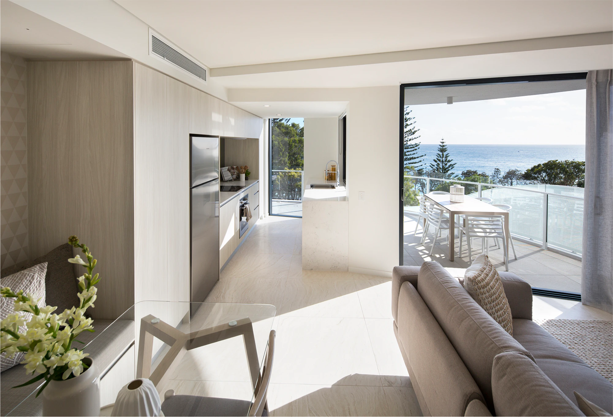Breeze by Aria, luxury coastal apartment in the heart of Mooloolaba Beach with beach views.
