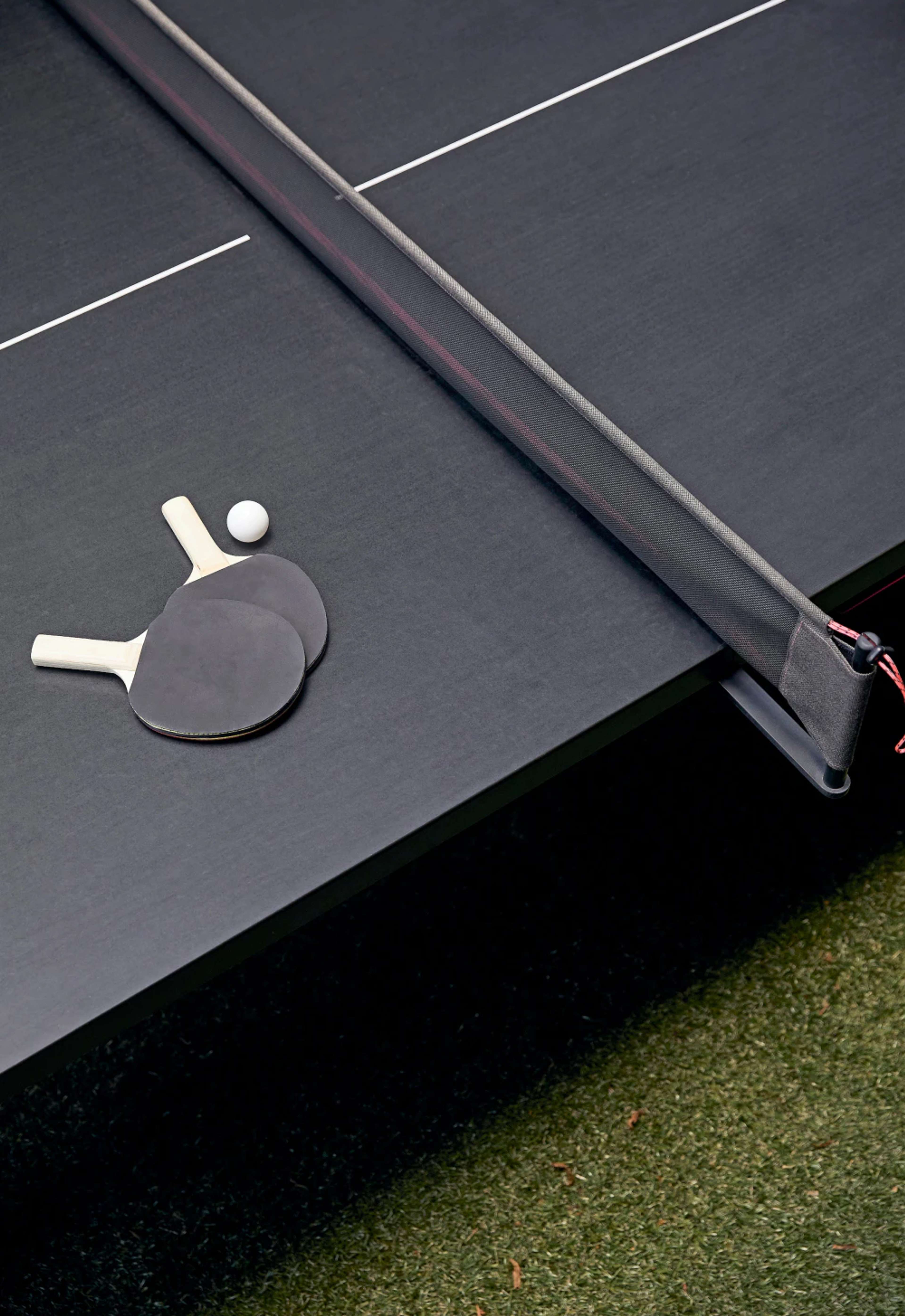 At The Drapery's podium floor, a unique residents' retreat known as the "Baby Gabba Green" entices residents to enjoy a game of table tennis, read their favourite book or just relax amongst the lush integrated landscaping.
