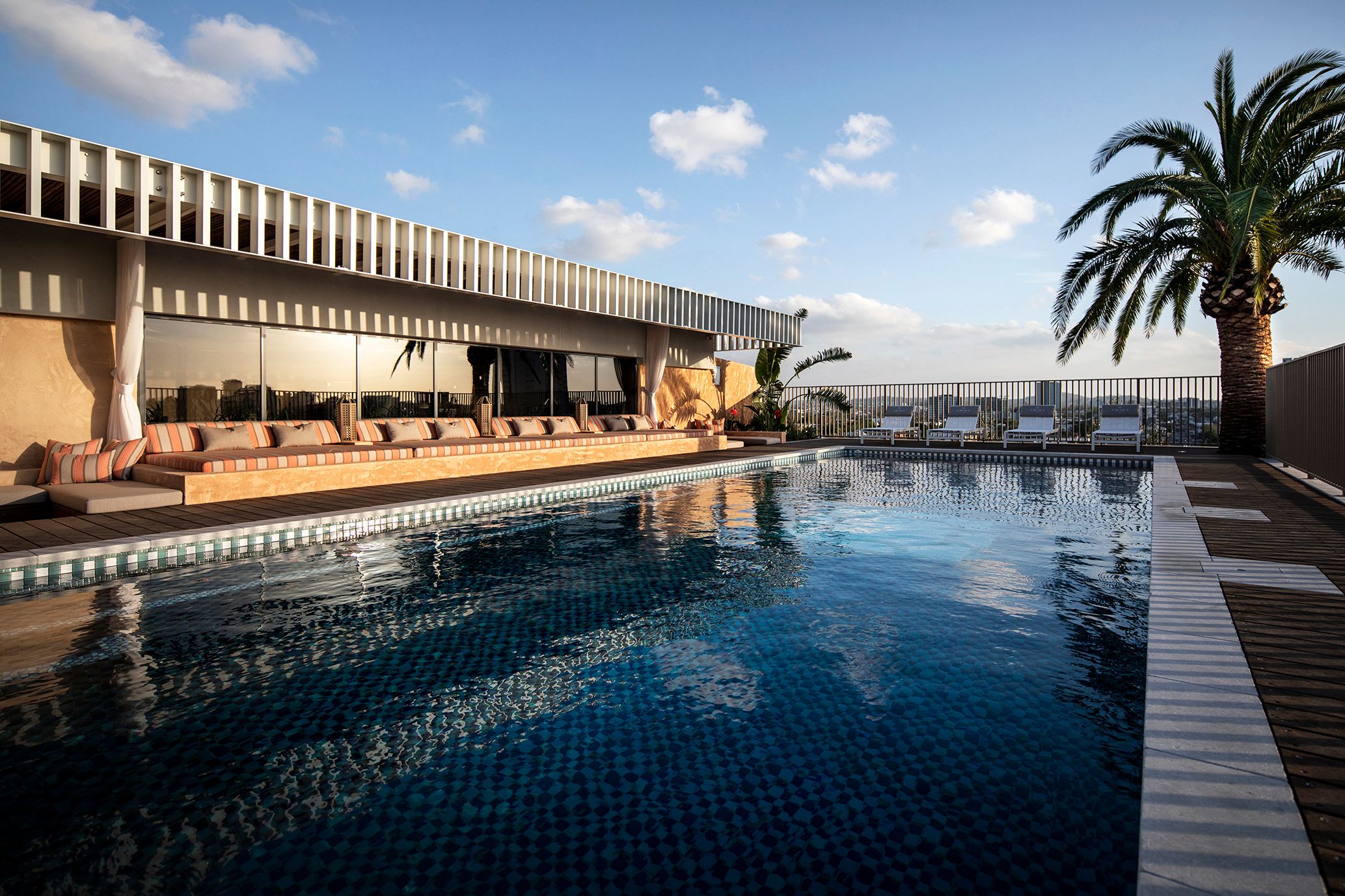 Amira by Aria located in East Brisbane, luxury apartment development rooftop amenities.