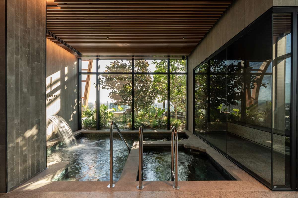 Upper House by Aria, pools in award-winning apartment development located in South Brisbane.