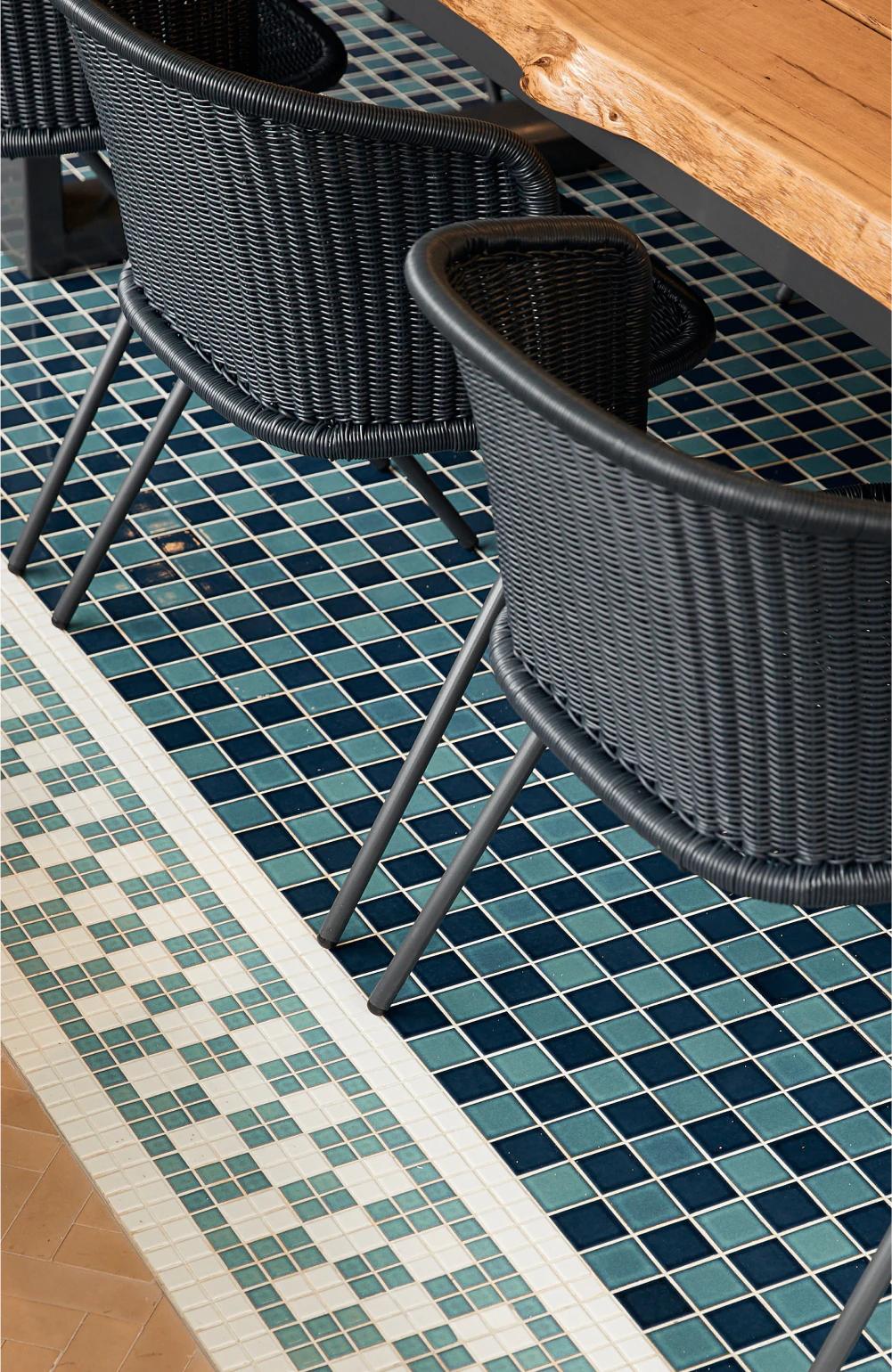 Amira by Aria located in East Brisbane, luxury apartment development rooftop amenities.