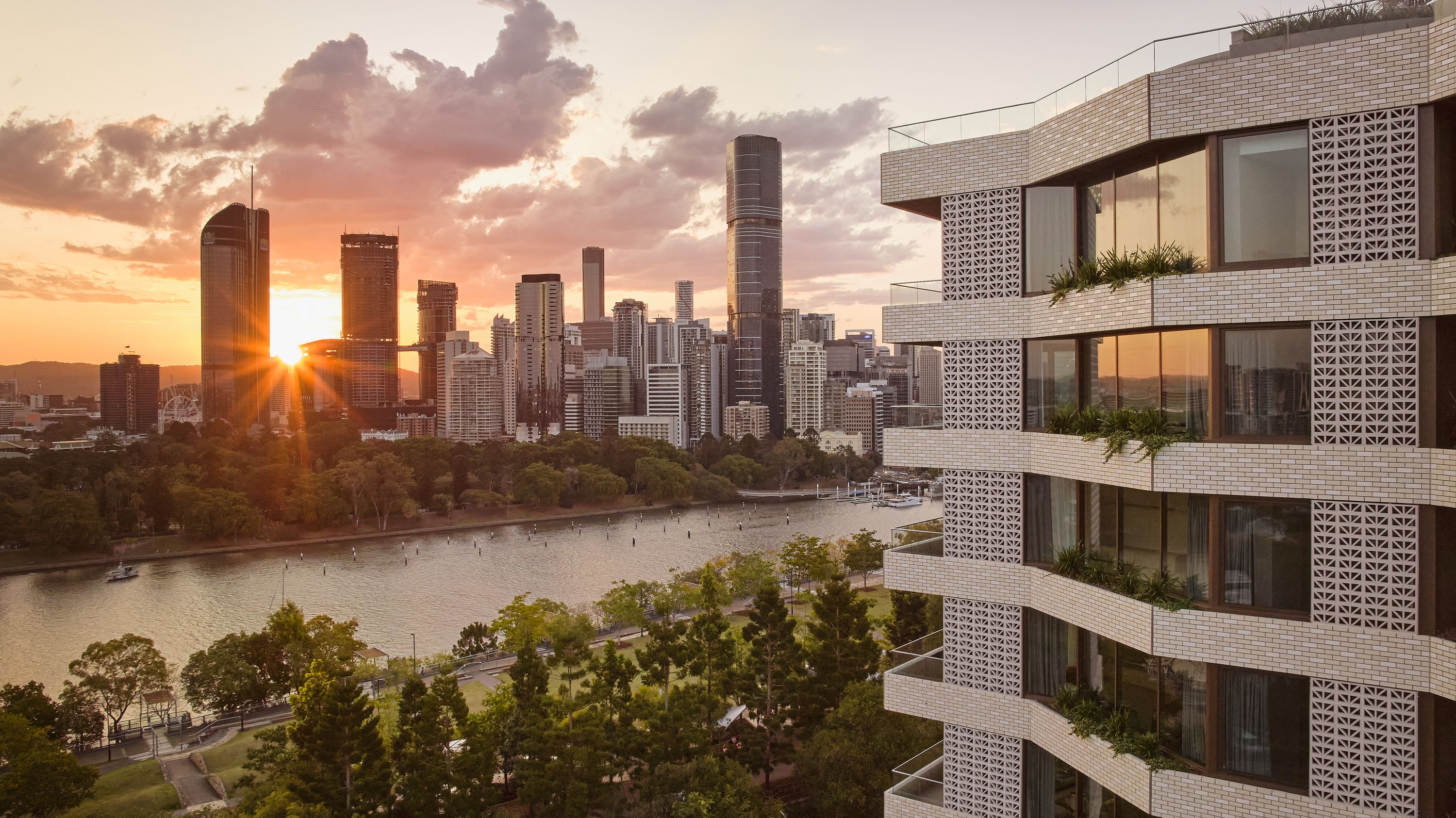Riviere by Aria, a selection of 2, 3 and 4 bedroom luxury apartments in Brisbane.
