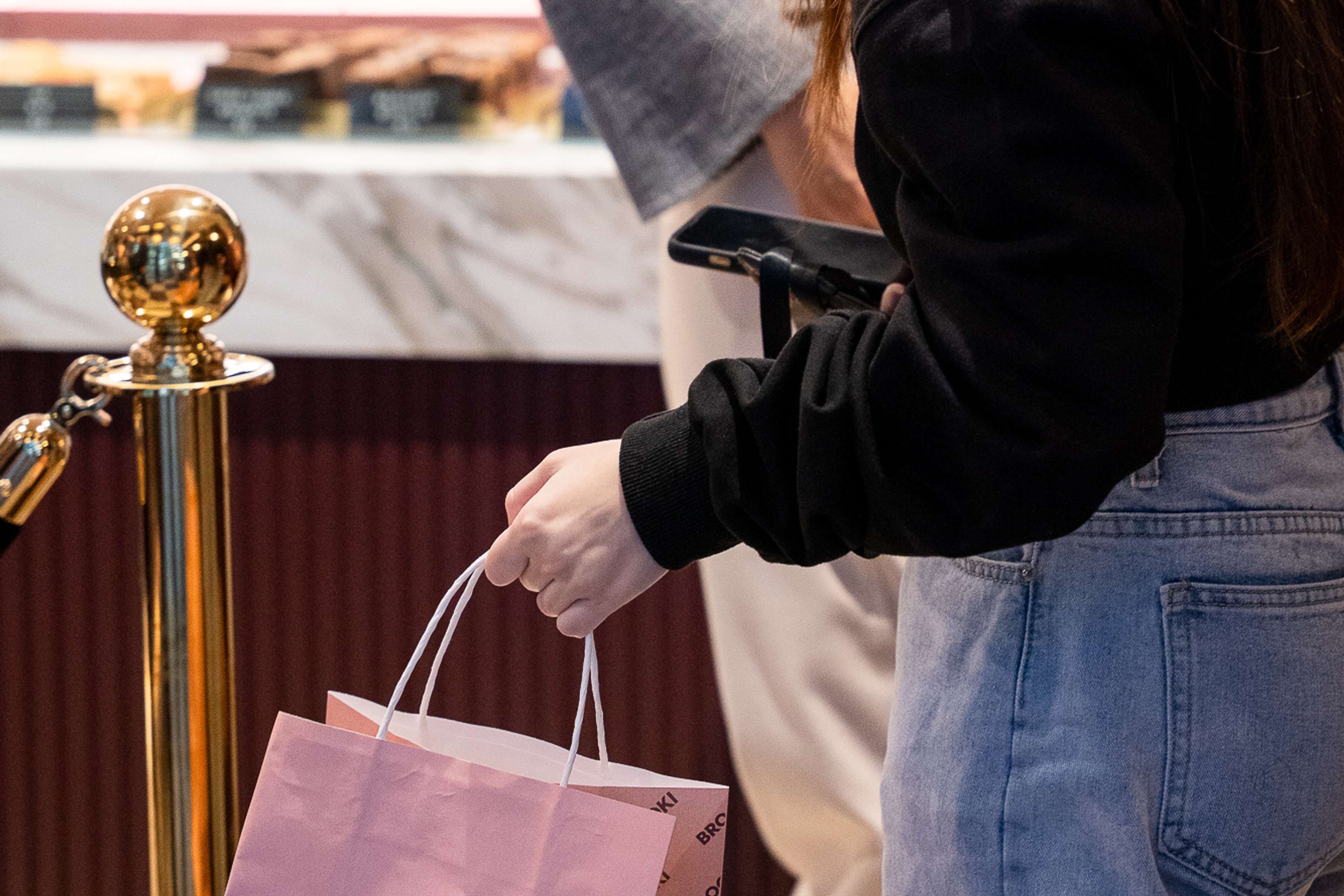A customer with a Brooki Bakehouse bag