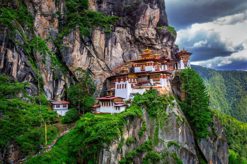 Bhutan Tailormade - Himalayan Landscapes, Ancient Monasteries & The Druk Path Trek