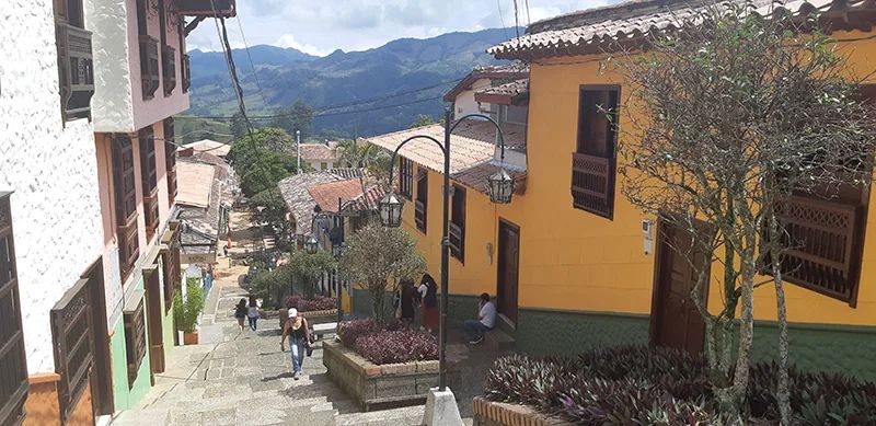 Colombia and Panama – Bridging the Americas