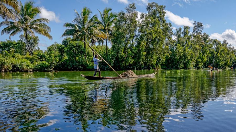 Boat travelling along the Pangalanes Canal
