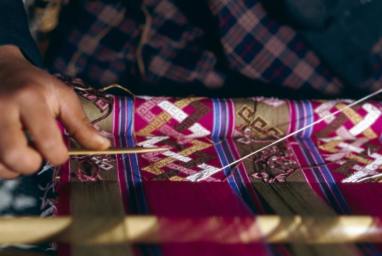 Bhutan-Weaving