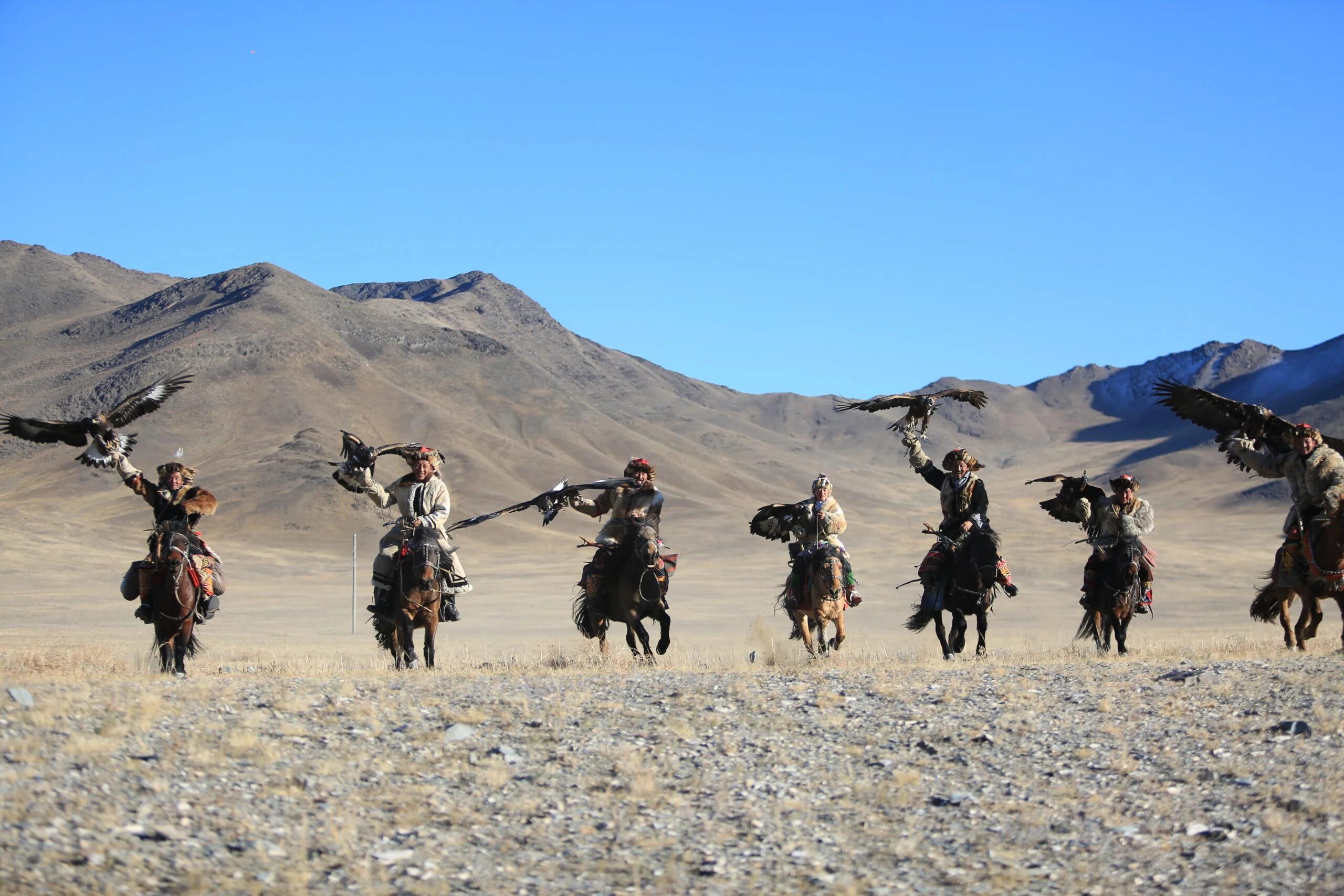 Eagel-MAsters-on-Horses-Altai-scaled