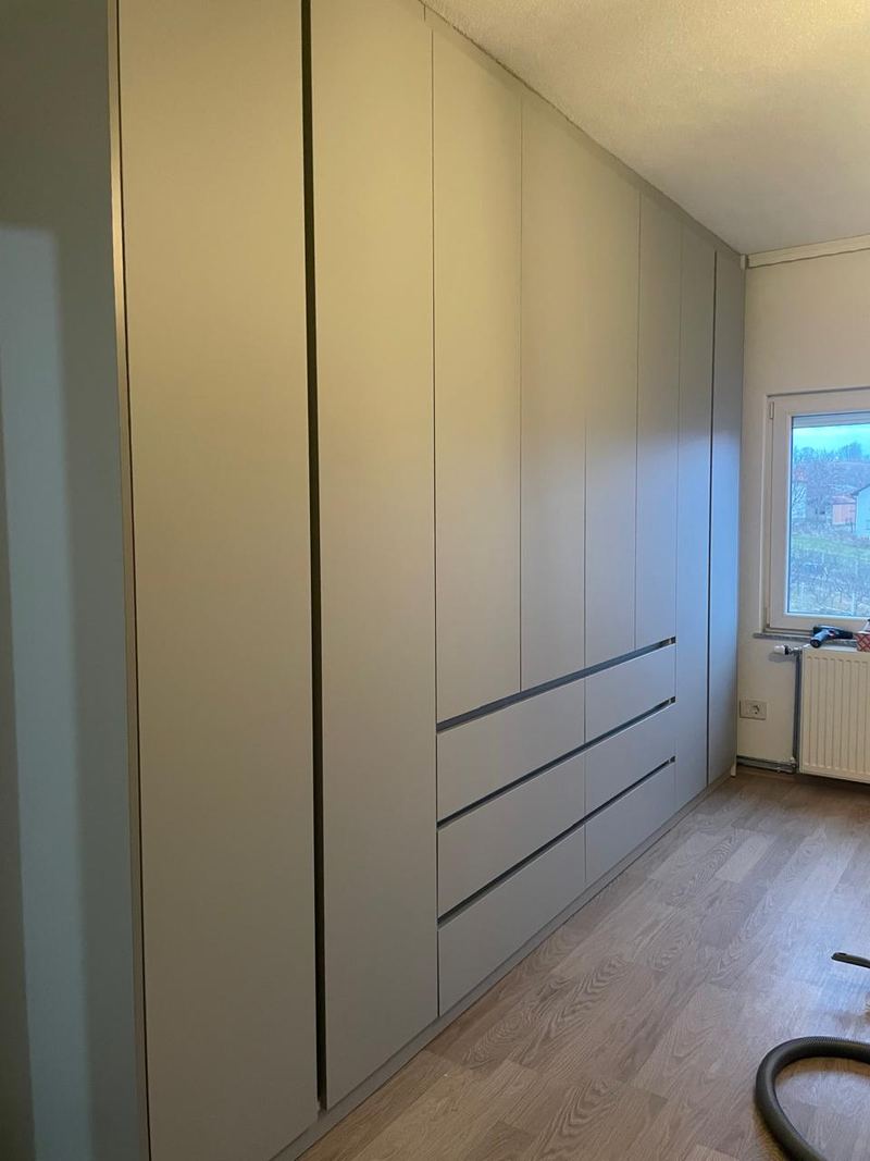 Mobilje dhome gjumi me masë nga Mobileria Tiara Home — fotografi projekti 23