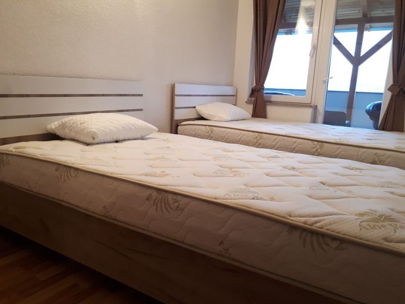 Mobilje dhome gjumi me masë nga Mobileria Tiara Home — fotografi projekti 20
