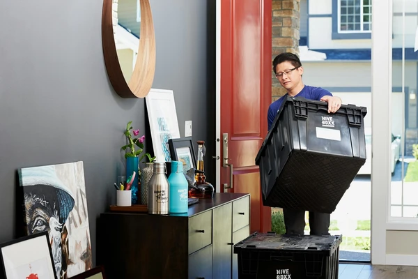 Moving Day Checklist: Ultimate Guide to Preparing for Your Move in 2025