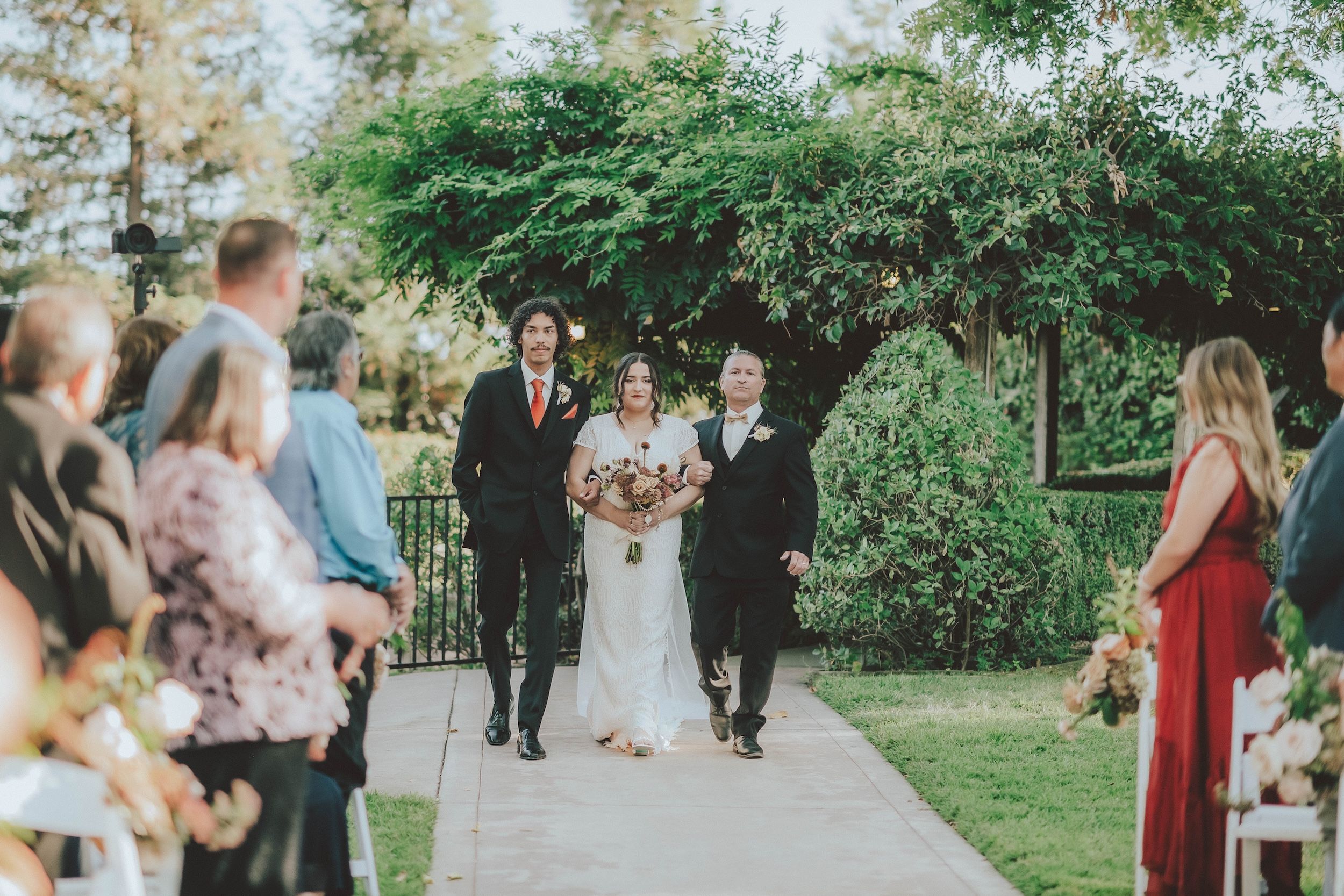 Wolf Lakes Park, Wolf Lakes Park Wedding, Wolf Lakes Park Wedding Sanger CA, Fresno Wedding Photographer