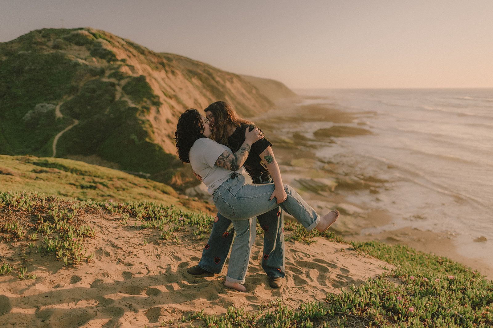 Ciera and Madeleine on the coastal bluffs above Hazard Reef at Montaña de Oro