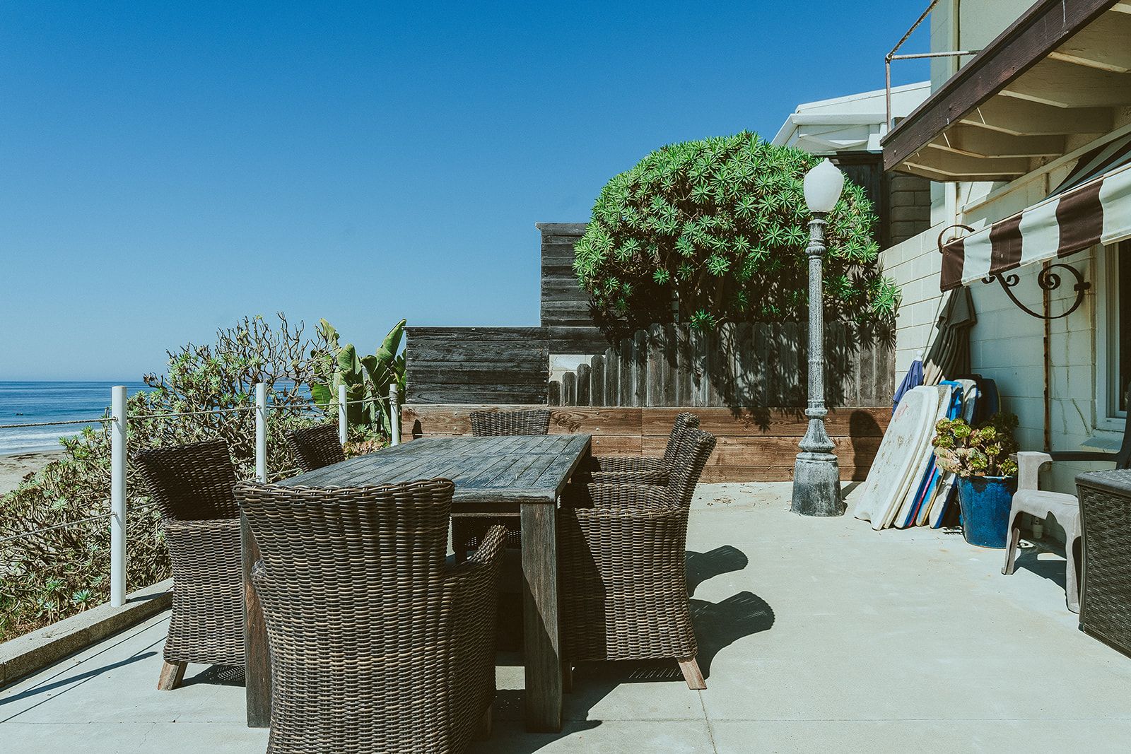 Coastal vacation rental patio beside the Pacific Ocean in Pismo Beach