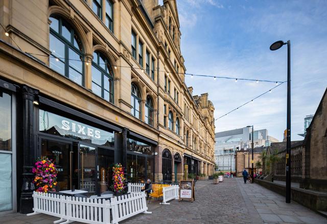 Bottomless Drinks Venues Manchester