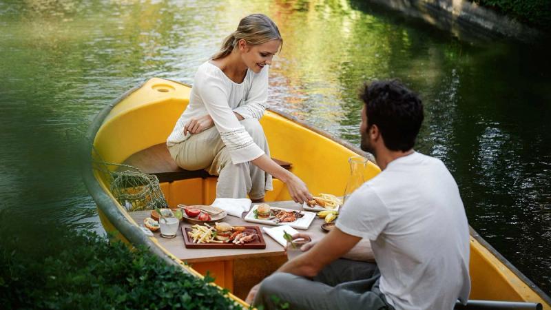 Signature Experiences at Kamandalu