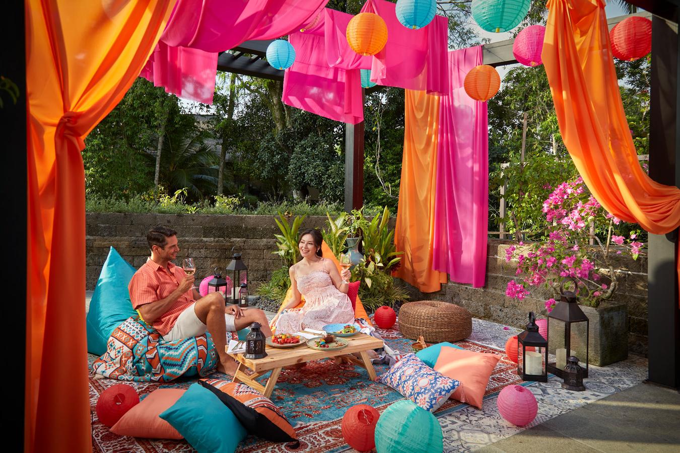 Lunch in Color: A Cozy Escape for Two