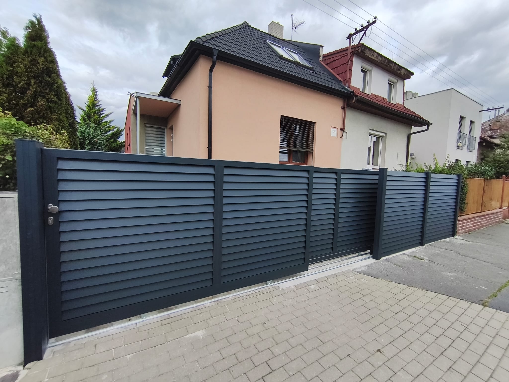 Brána teleskopická pojízdná — realizace 2