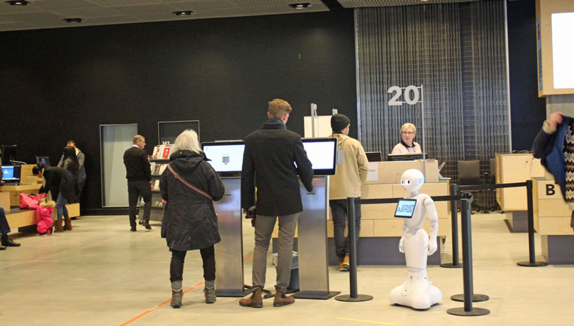 Borgerservice i Dokk1 i Aarhus har ændret på blandt andet indretningen for at få borgerne til at vente der, hvor der er plads til at vente