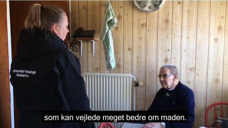 Se film: Ernæringsassistenter kører selv maden ud til de ældre