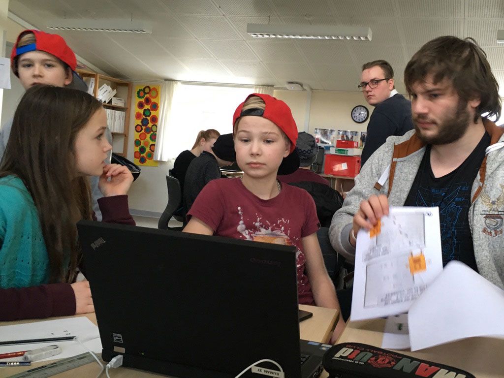 Unge med autisme underviser børn i at udvikle spil