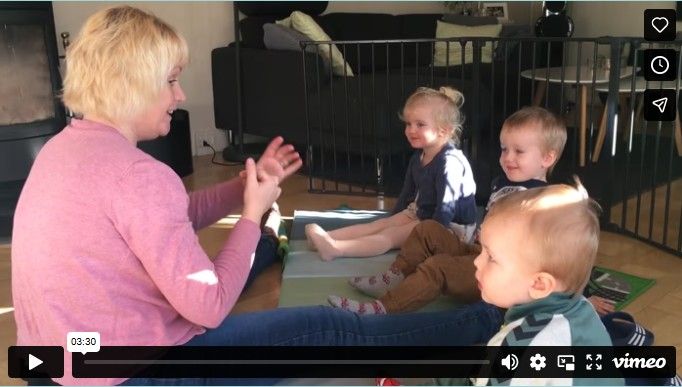 Se dagplejer fortælle om god pædagogisk praksis i øjenhøjde