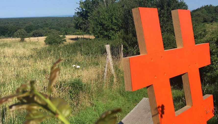 Hash tag skilt ved Arrenakke Bakke