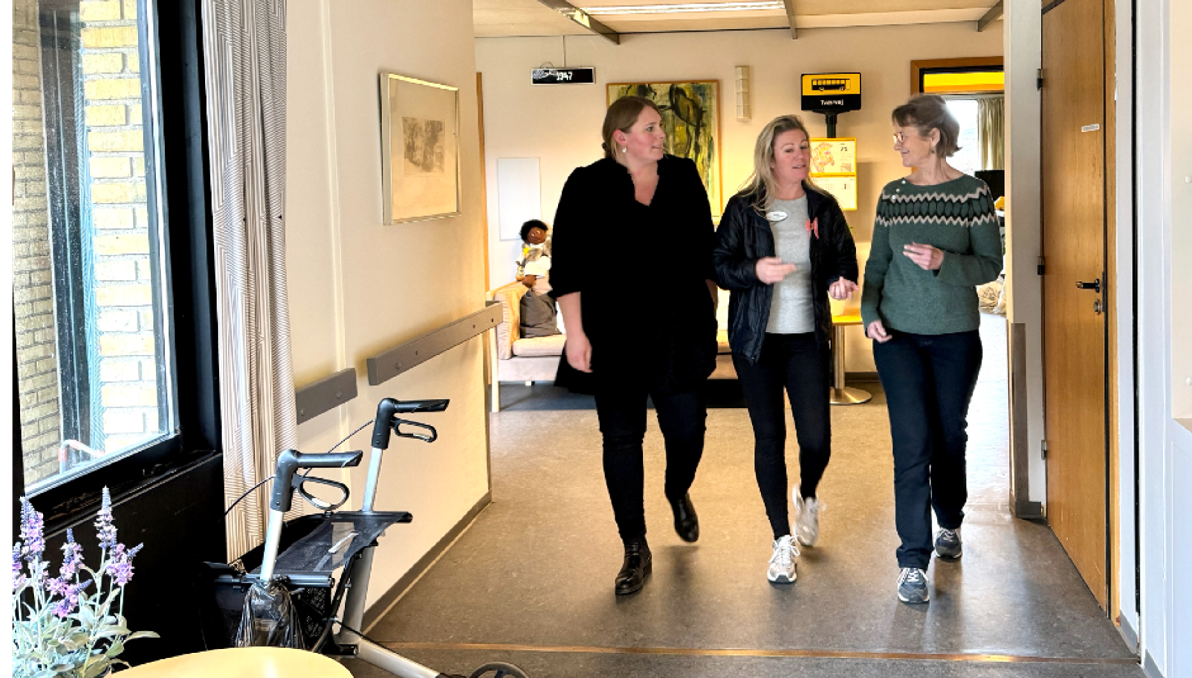 tre medarbejdere på plejehjem