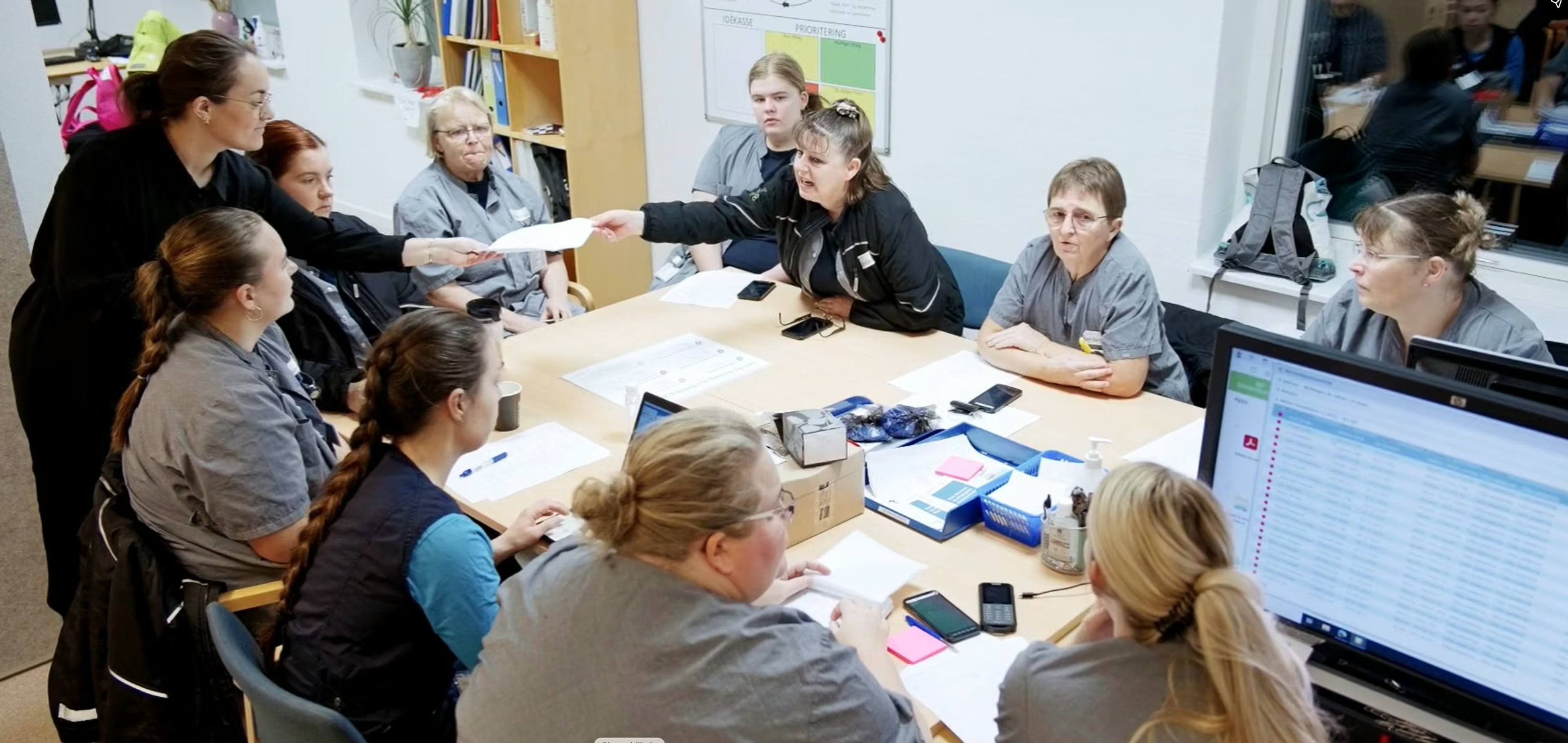 Leder om medledelse: Ingen kan længere lægge hovedet i omklædningen