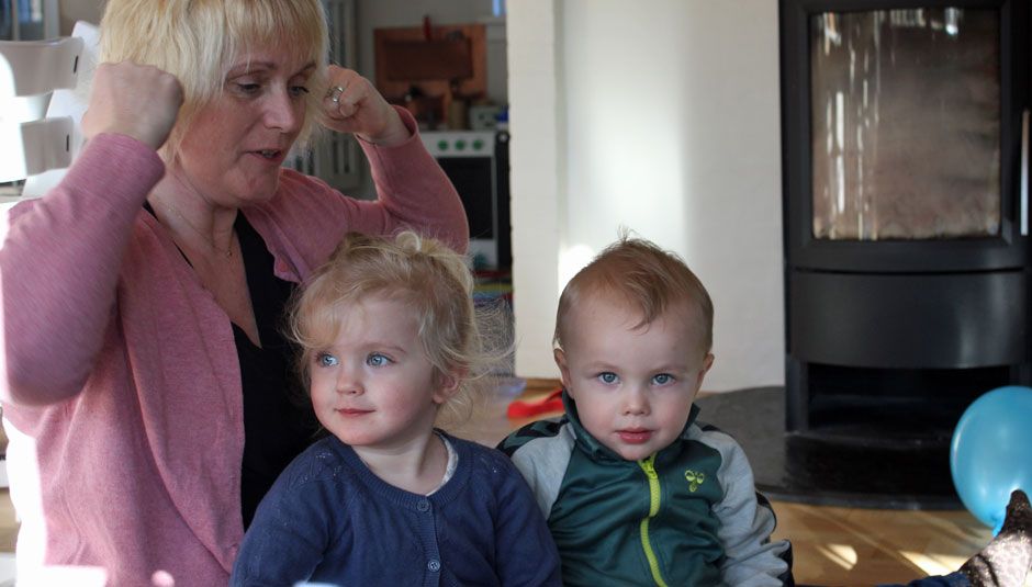 Det er vigtigt at bruge tid på gulvet og være nærværende over for børnene