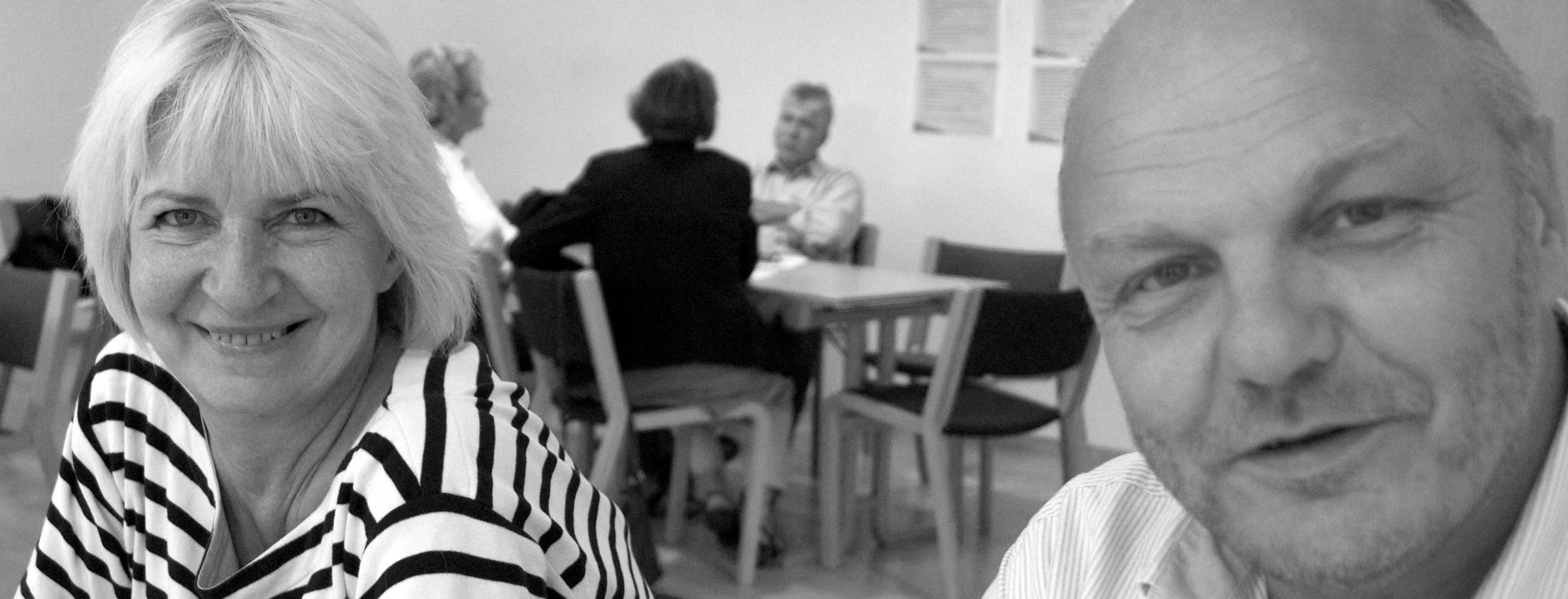 Lise-Lotte Sams, daglig leder på Byhøjskolen, og Jeppe Jensen, vejleder på Nye Veje, fortæller, at Ungdomsskolen i Københavns Kommune har været underlagt store forandringer, men at man arbejder målrettet for, at medarbejderne får en positiv tilgang til ændringerne.