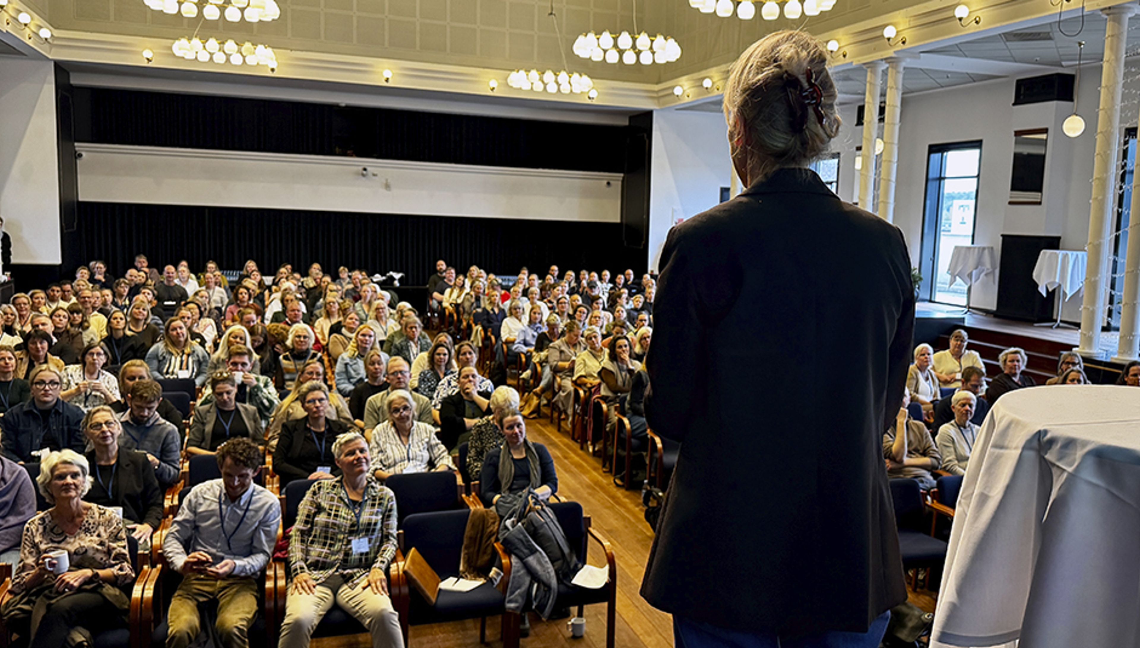 ”Teknologien skal ikke styre os - men styrke os"