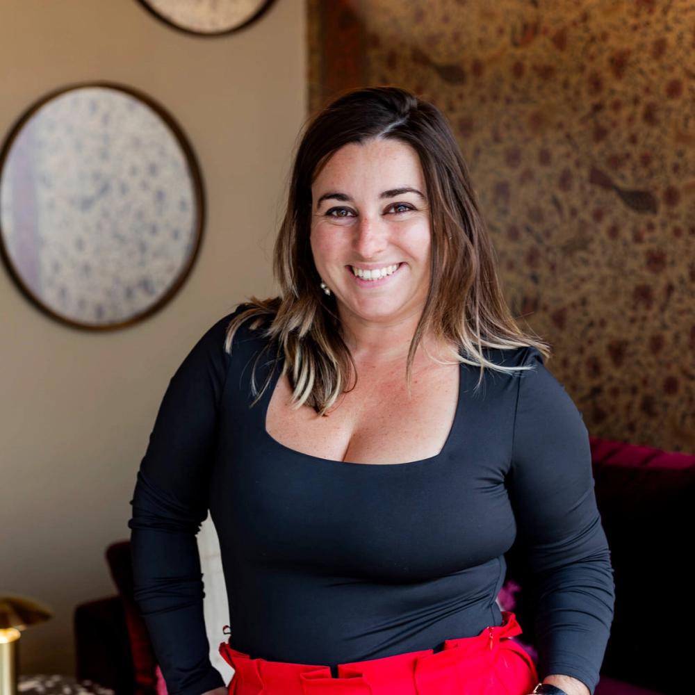 Laura - Founder of Olive and Wilde Studios