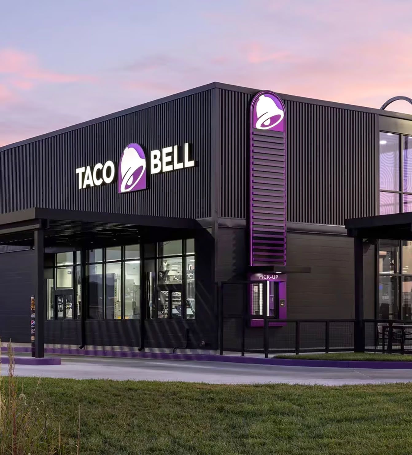 Front of Taco Bell store