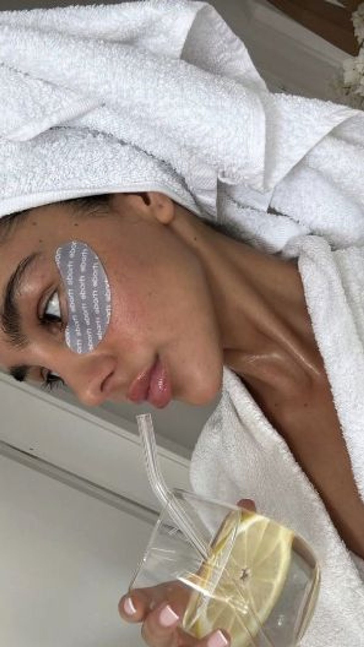 How to Depuff Your Face Naturally: 5 Simple Things That Actually Help