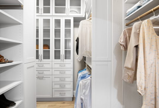  The Benefits of a Custom Closet Compared to a Standard Closet